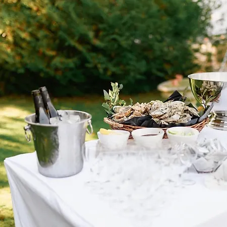 Villa Luxueuse Avec Piscine Et Spa, Montfort L'amaury La Queue-les-Yvelines