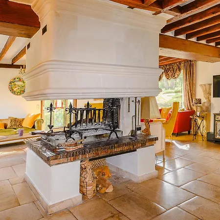 Luxueuse Avec Piscine Et Spa, Montfort L'amaury
