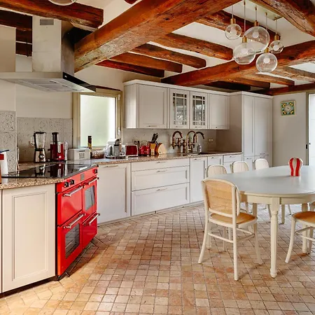 Luxueuse Avec Piscine Et Spa, Montfort L'amaury Villa