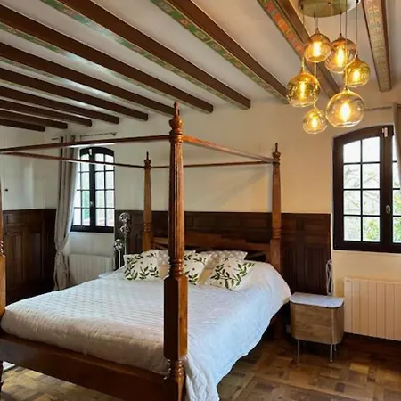 Luxury French With Indoor Pool & Tennis Near Paris